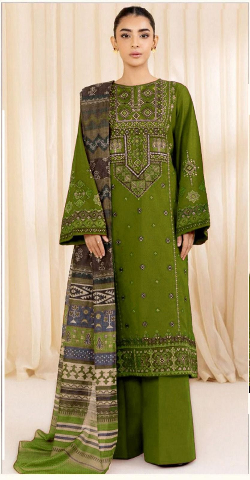 Embroidered three-piece outfit by 'Kayseria'